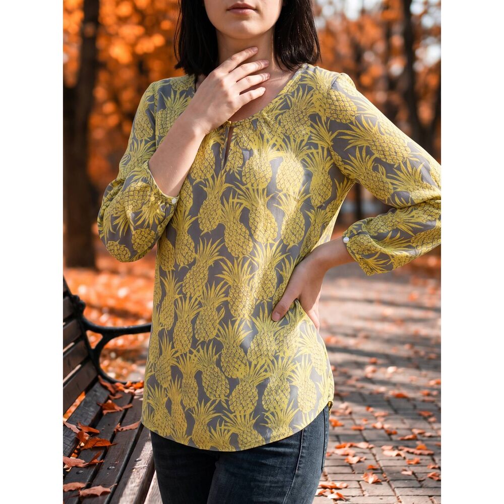 🔺️Banana Republic Yellow & Gray Pineapple Print Semi-Sheer Top Medium